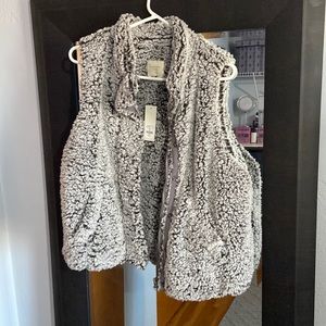 NWT Sherpa vest